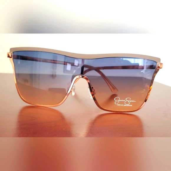 JESSICA SIMPSON Oversized Rose Gold Sunglasses One-piece Rose Lens - Picture 6 of 6